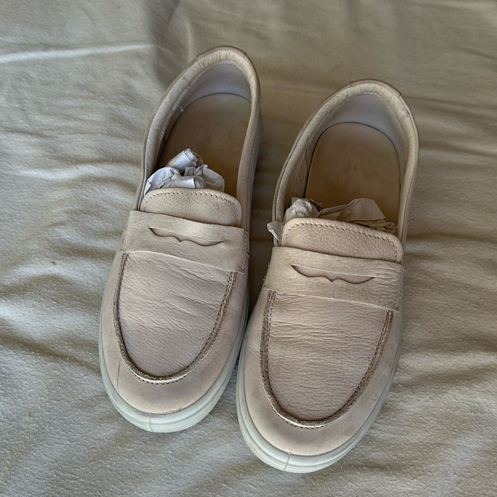 Ecco slip on loafer
